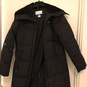 Women’s Columbia Down Coat - Size Medium